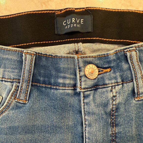 Curve Appeal Jean Shorts [Below the Knee Length] (Size 8 | 29) - Picture 3 of 4